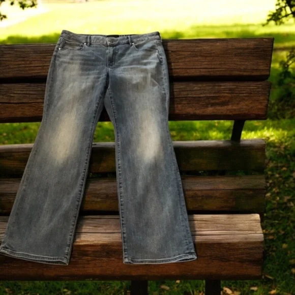 WHBM Curvy Mid-Rise Everyday Soft Boot Jeans size 14 - Picture 3 of 12